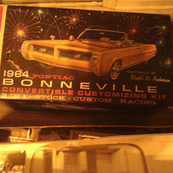 Unpainted AMT Bonneville kit