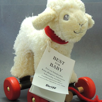 Steiff Toy - LINDA LAMM
