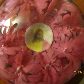 Paperweight marked Roy-Al 1970 - Art Glass
