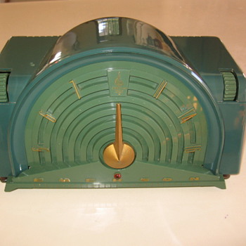  1954 Rare Art Deco Emerson Tube Radio model  744-B - Radios