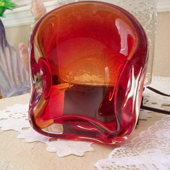 Last pic is signature on my site regarding the pink vase I purchased.. I cannot find anything on it?