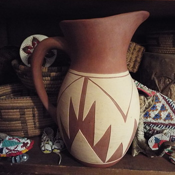 Pine Ridge Pottery - Native American