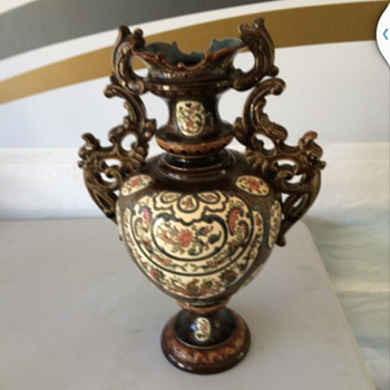 UNKNOWN POTTERY VASE - Art Pottery