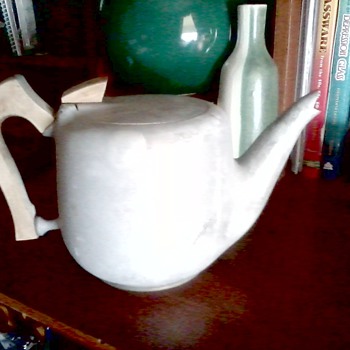 1947/1948 "Newmaid" T6 Magnaillium Tea Pot Made in England