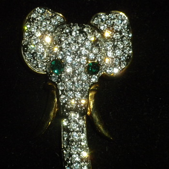 Can anyone identify the maker? - Costume Jewelry