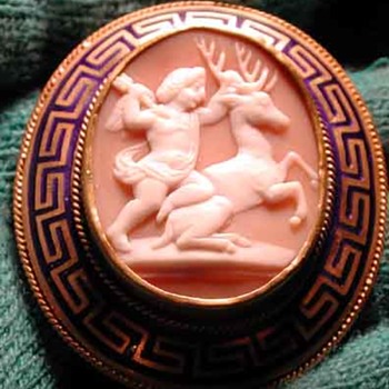 Cherub with reindeer cameo - Victorian Era