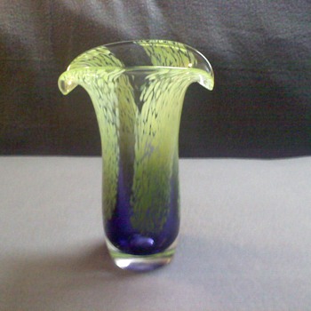 GLASS VASE - Art Glass