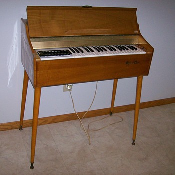 Vintage Electric Organ made in Italy - Furniture