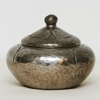 Lidded Pewter Jewelry Box (Denmark), ca. 1920 - Fine Jewelry