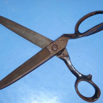 J Wiss & Sons "Facile" Screw-Bolt Industrial Shears Scissors 