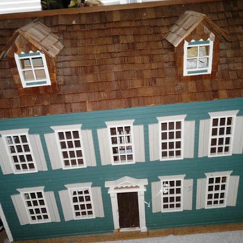 Hands carafted Doll House