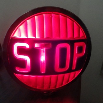 Vintage Glass Yankee Stop Light. - Classic Cars
