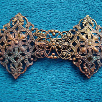 Not sure what it is - Costume Jewelry