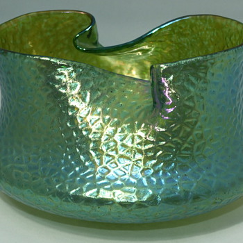 Loetz Creta Martelé silberiris, Production 132(alt 8009; 1899) - Art Glass