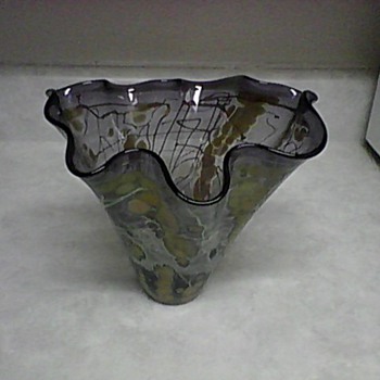 SIGNED ART GLASS VASE - Art Glass