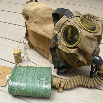 WWI era Small Box Respirator with bag. Named too! - Military and Wartime