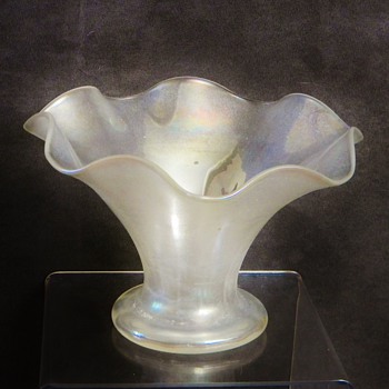 Art Deco Stueben Carder? Fluted Verre de Soie Ruffled Vase - Art Glass