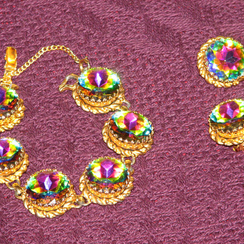  Elsa Schiaparelli set - Can anyone help with the value of these pieces?