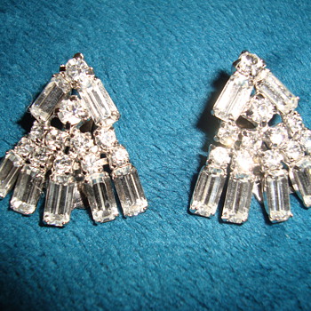 Unsigned Clip On Earrings