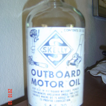 Skelly, Glass, One Quart Oil Bottle with Painted Labels - Petroliana