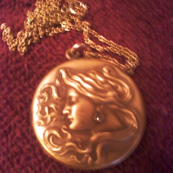 Lady's Locket / 