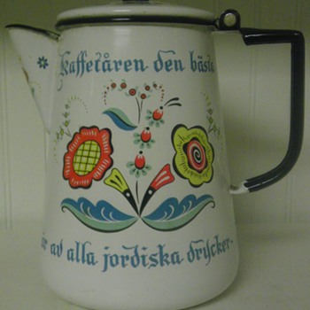 grandma Van Heuklon's tea pot (miss you granny)
