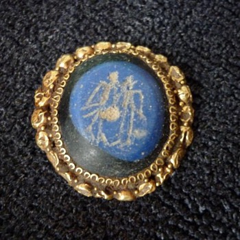 Gold brooch 10th century above the 22 karaat - Fine Jewelry
