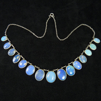 A Necklace of Blue Jelly Opal, circa 1910 - Fine Jewelry