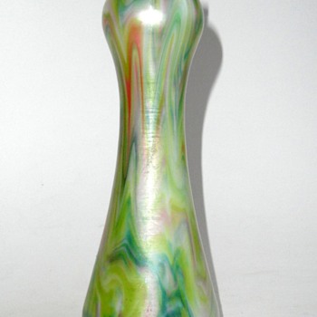 Rindskopf streaky feathered pealescent vase - Art Glass