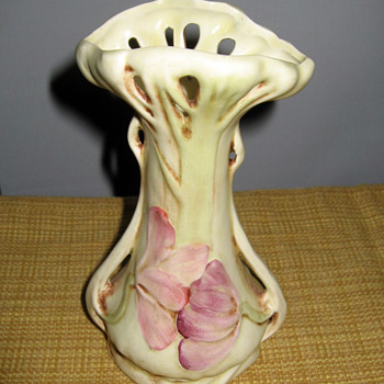 Please help identify my vase - Art Pottery