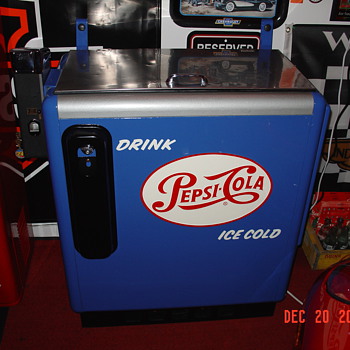 Embossed Pepsi Cola Ideal 55 Slider...Single Dot...10 Cent Chest Machine...With Key...From The Fifties