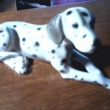  " Wein Keramos" Austrian Porcelain / "Reclining Dalmatian" Figurine / Beautifully Sculpted !