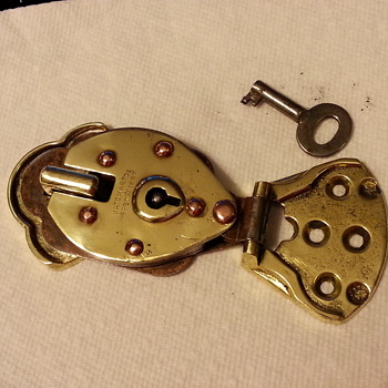 1887 Hillebrand Trunk Padlock - Furniture