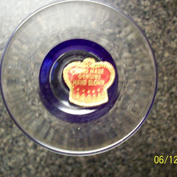 Makers Mark ?? - Art Glass