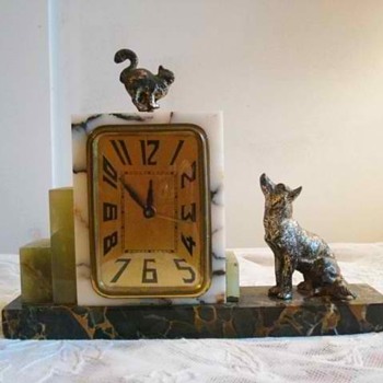 Cat and Dog Standoff Marble Art Deco Alarm Clock 1920's - Art Deco