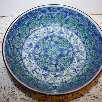 Asian? Ceramic Bowl - Pottery