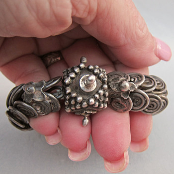 Very Unigue Lock on a Mexican Bracelet - Fine Jewelry