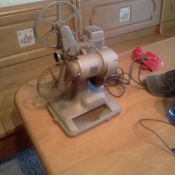 Revere 8mm projector - Cameras
