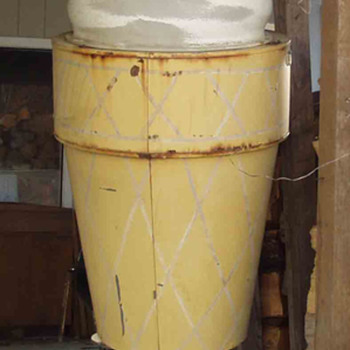 8ft ice cream cone - Signs