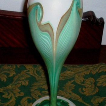 Kew Blas Floriform Vase c.1900. - Art Glass