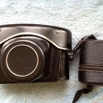 1966-praktica nova b outfit-m42-wide 28-3x-135mm lenses. - Cameras