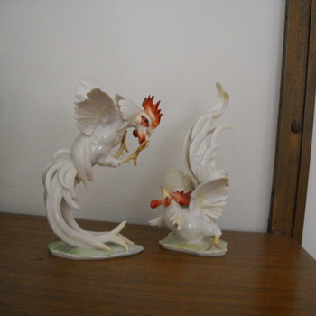 roosters or fighting hens? - China and Dinnerware