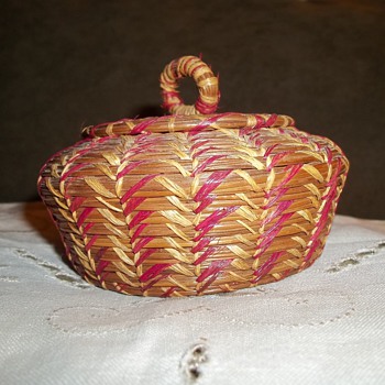 Native American Seminole Basket - Native American