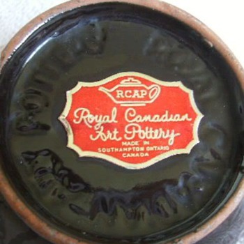 ROYAL CANADIAN ART POTTERY ( RCAP ) -- Creamer