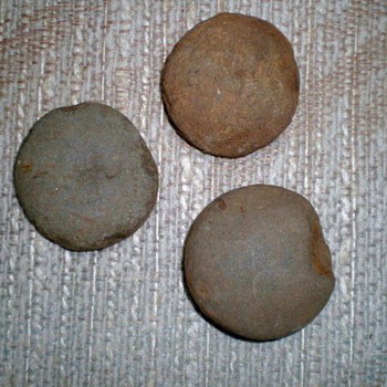 OLD ROUNDED STONES