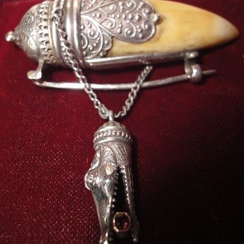 Very Special and Rare Tiger Tooth Brooch setting in silver with Rubin - Fine Jewelry