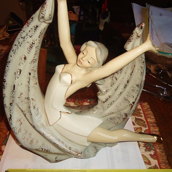 Porcelain Spanish Dancer CUTE! - Art Pottery