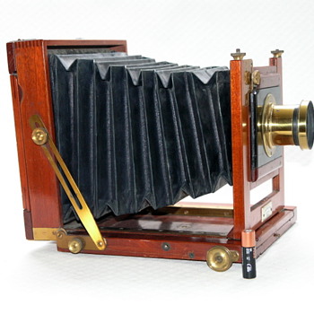 J. Robinson and Sons Acme stand camera, 1885.