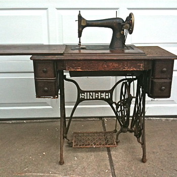 Singer Sewing Machine