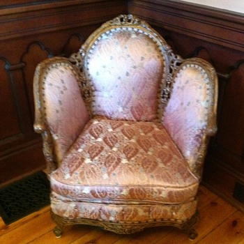 NICE SET. NEED HELP WITH ID - Furniture